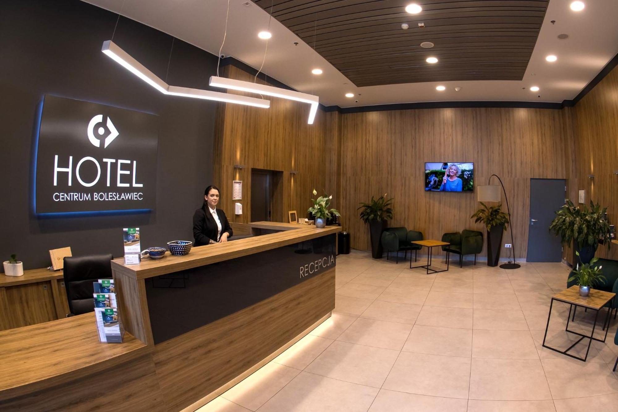 Hotel Centrum Болеславец Экстерьер фото