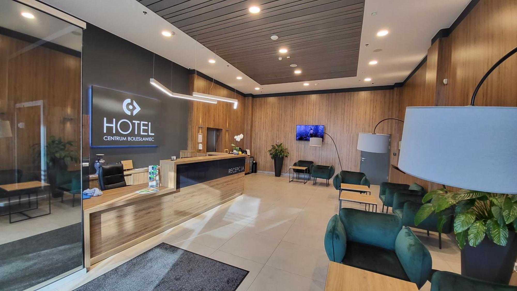 Hotel Centrum Болеславец Экстерьер фото